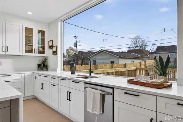 $489,000 | 4140 Burgen Avenue, St. Louis, MO 63116