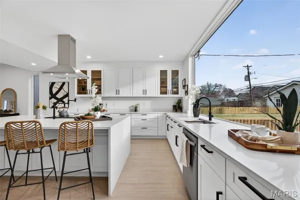 $489,000 | 4140 Burgen Avenue, St. Louis, MO 63116