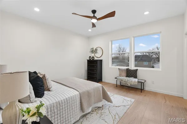 $489,000 | 4140 Burgen Avenue, St. Louis, MO 63116