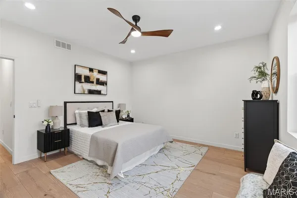 $489,000 | 4140 Burgen Avenue, St. Louis, MO 63116