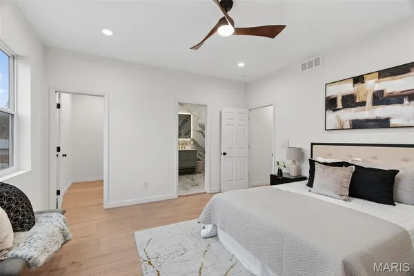 $489,000 | 4140 Burgen Avenue, St. Louis, MO 63116