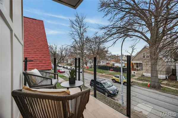 $489,000 | 4140 Burgen Avenue, St. Louis, MO 63116