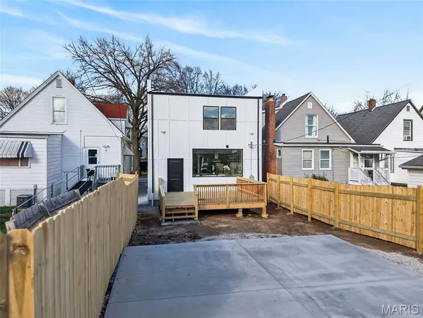 $489,000 | 4140 Burgen Avenue, St. Louis, MO 63116