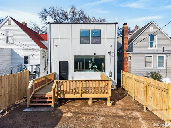 $489,000 | 4140 Burgen Avenue, St. Louis, MO 63116