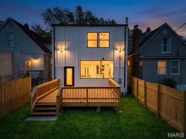$489,000 | 4140 Burgen Avenue, St. Louis, MO 63116