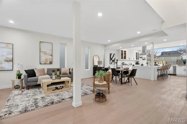 $489,000 | 4140 Burgen Avenue, St. Louis, MO 63116