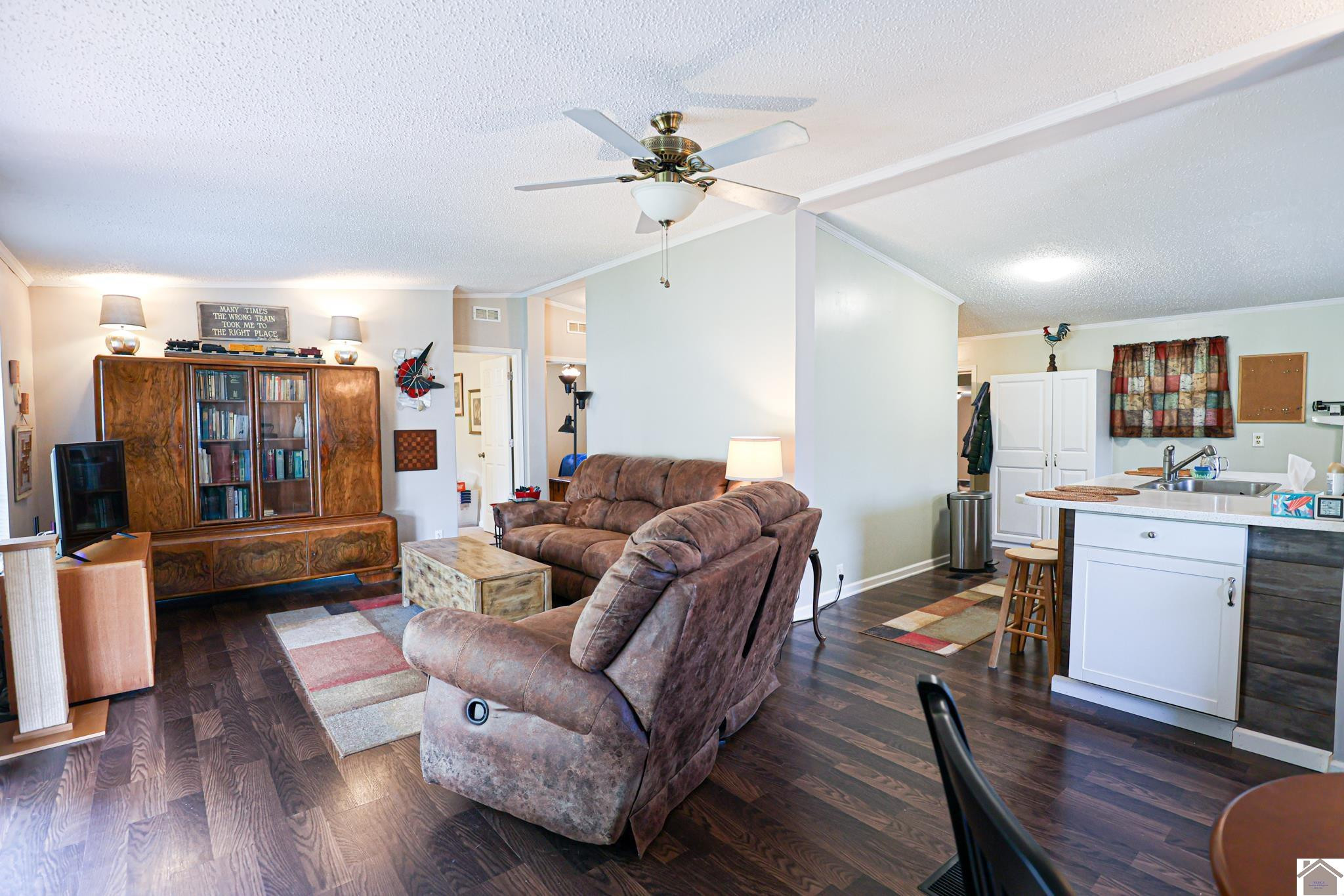 716 Milliken Road Paducah, KY 42003 - Photo 15 of 35 Living Room