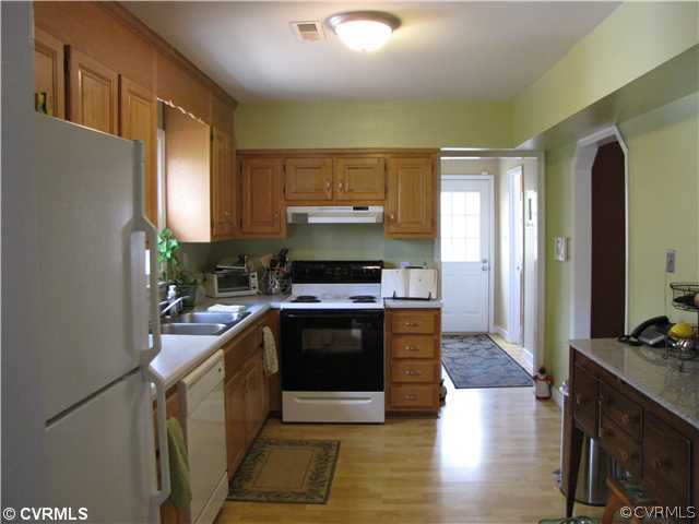 11700 Perdue Terrace Chester, VA 23831 - Photo 3 of 9 Kitchen