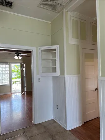 $1,750 | 109 Hibiscus Street, Unit 1, Tarpon Springs, FL 34689