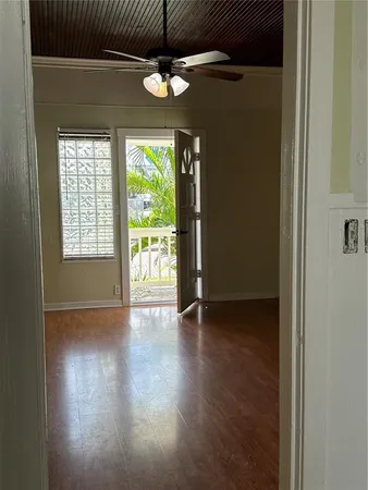 $1,750 | 109 Hibiscus Street, Unit 1, Tarpon Springs, FL 34689