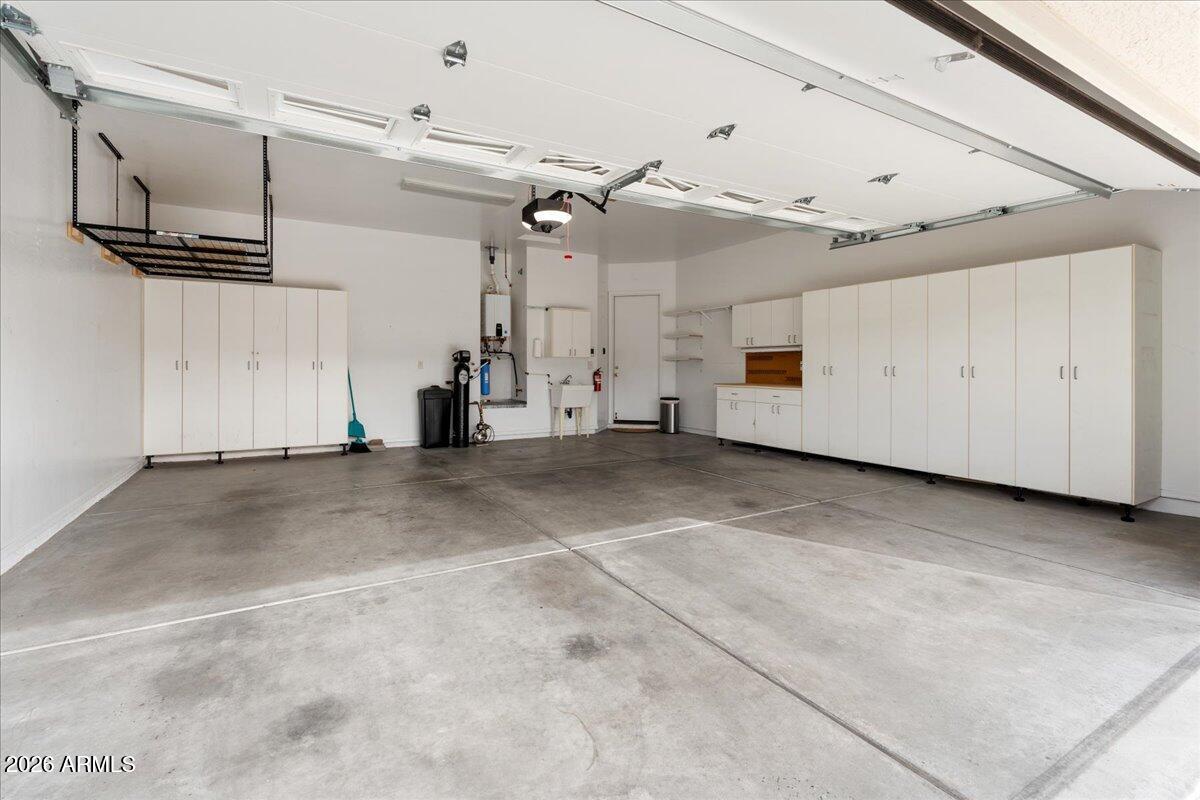 892 West Deep Gorge Road Camp Verde, AZ 86322 - Photo 34 of 38 a view of a garage