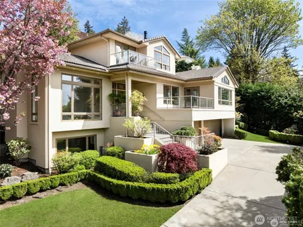 $3,380,000 | 8144 West Mercer Way, Mercer Island, WA 98040