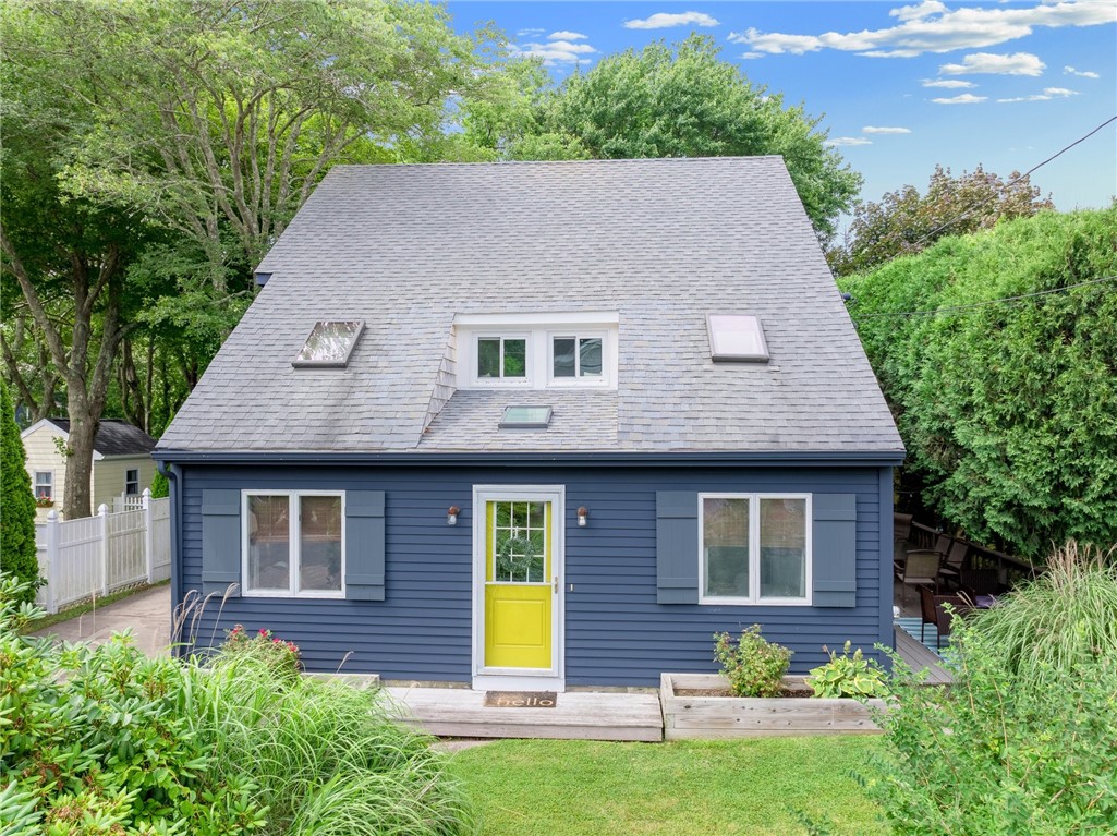 24 Lake Road Narragansett, RI 02882 - Photo 1 of 49