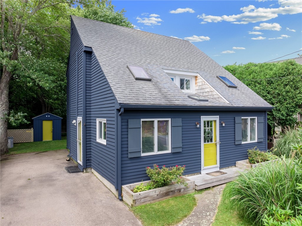 24 Lake Road Narragansett, RI 02882 - Photo 2 of 49