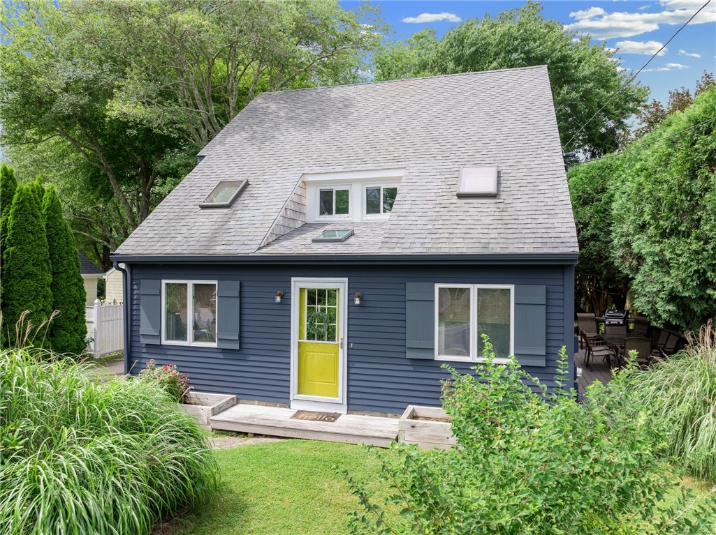 24 Lake Road Narragansett, RI 02882 - Photo 3 of 49