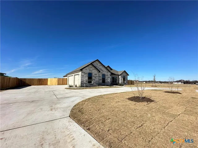 $549,000 | 302 Lee Mays Boulevard, Troy, TX 76579