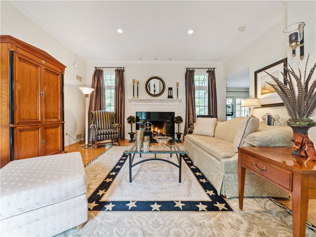 15 Great Road Barrington, RI 02806 - Photo 8 of 31 Gallery Image 8