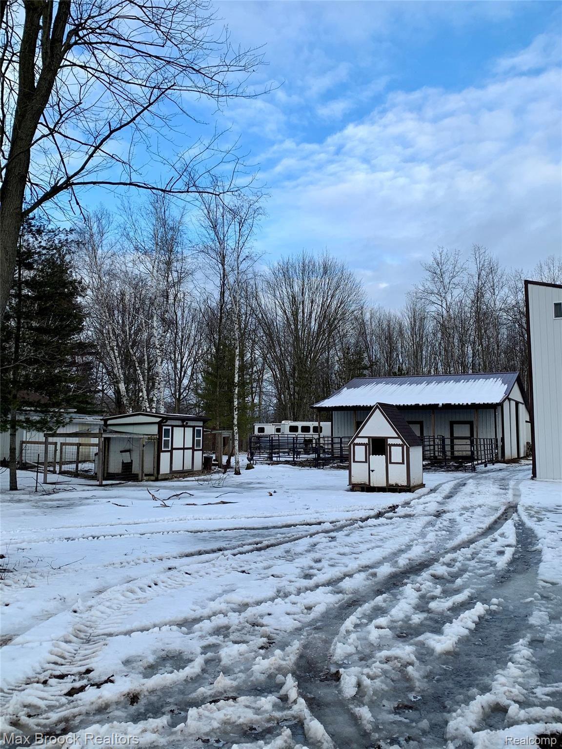 725 Wirbel Road Pinconning, MI 48650 - Photo 46 of 89 346C518F-D7D0-462B-BF7B-73B8A7818C69.jpeg