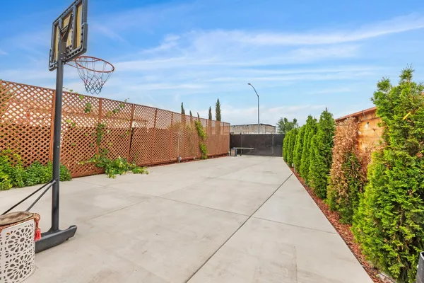 $525,000 | 214 West 7th Street, Tracy, CA 95376