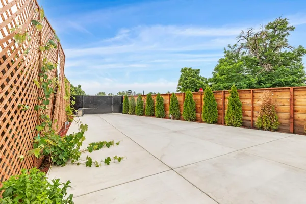 $525,000 | 214 West 7th Street, Tracy, CA 95376