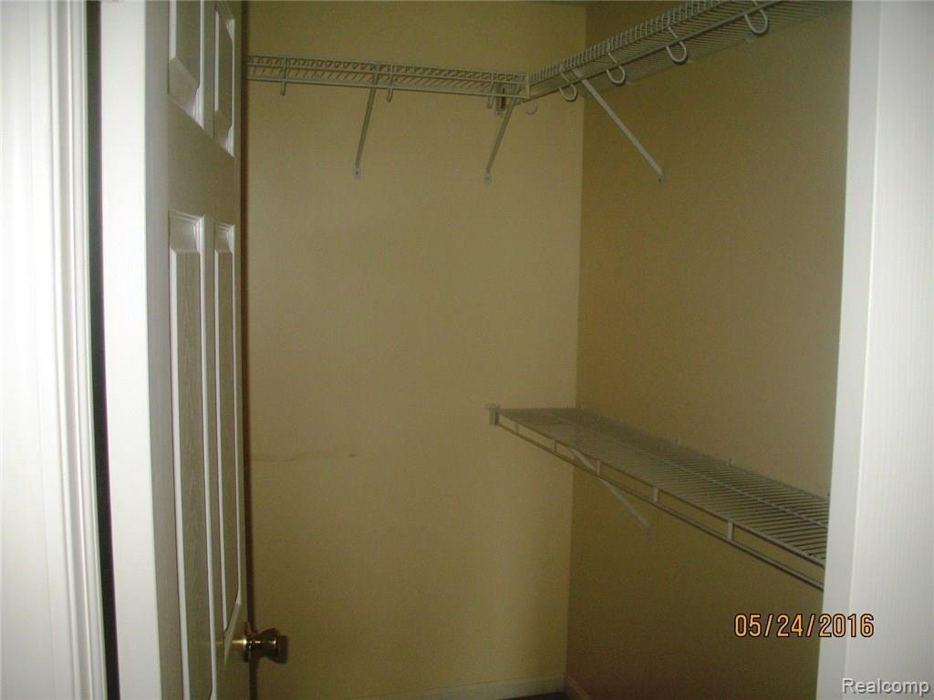 45781 Heather Ridge Drive, Unit 230 Macomb, MI 48044 - Photo 4 of 30 IMG_9713.JPG
