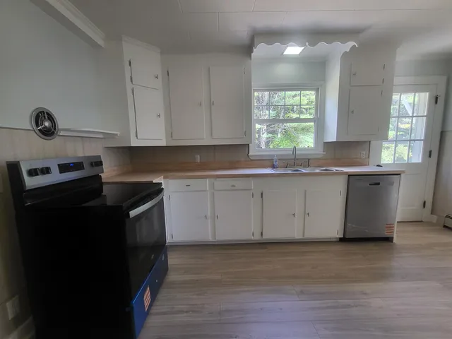 $279,400 | 505 Fairbanks Road, Farmington, ME 04938