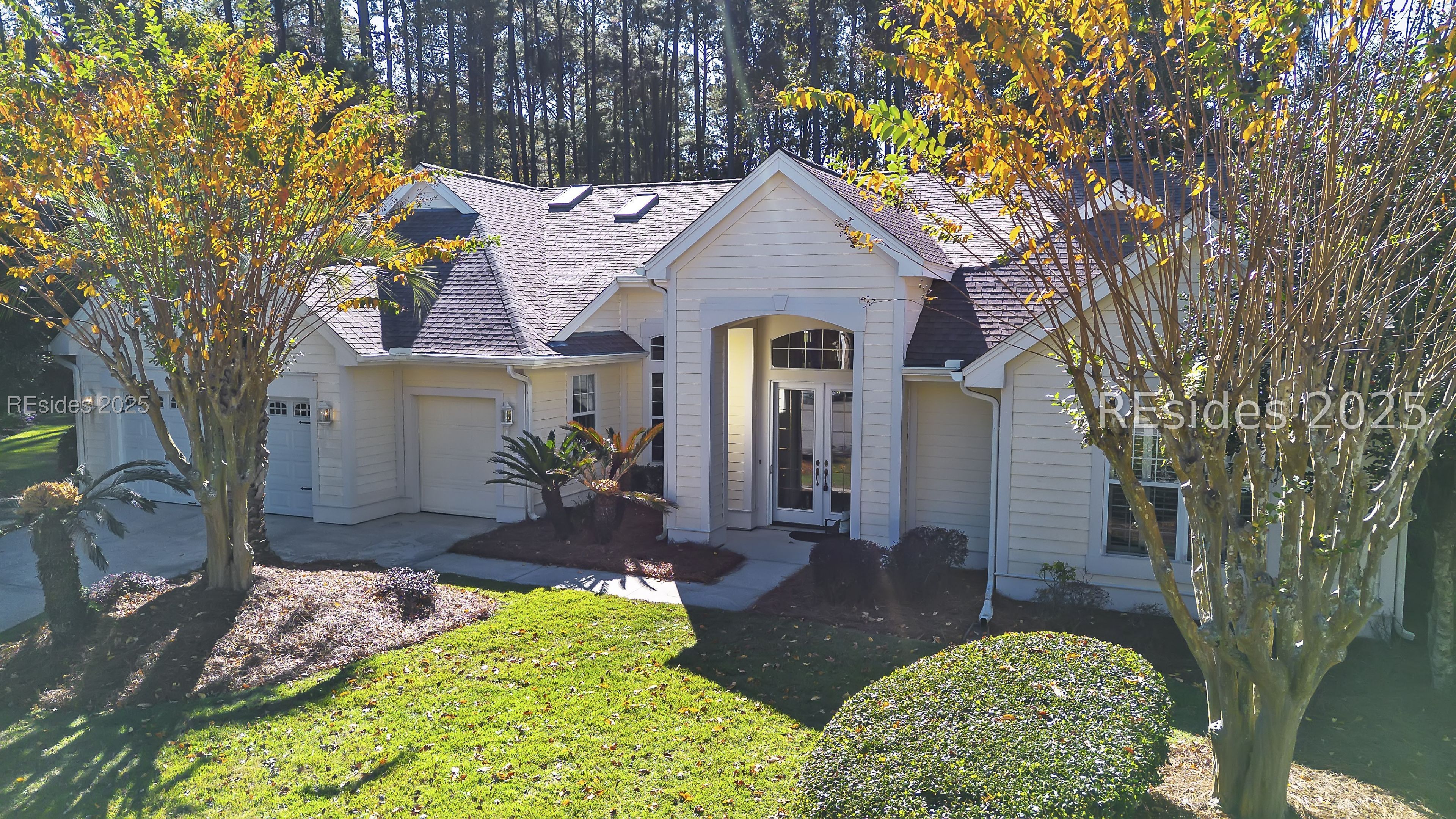 109 General Drayton Street Bluffton, SC 29909 - Photo 4 of 66 Classic Lowcountry look