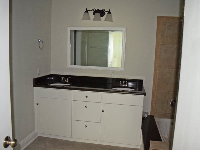 1012 Sunnybell Lane Foley, AL 36535 - Photo 9 of 25 Master Bath