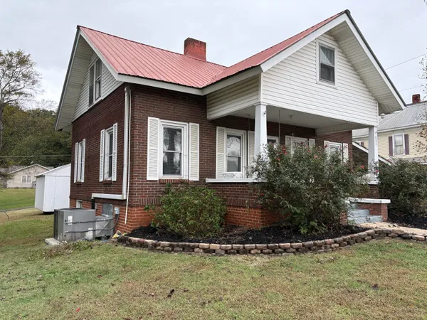 $269,900 | 804 Elm Avenue, South Pittsburg, TN 37380