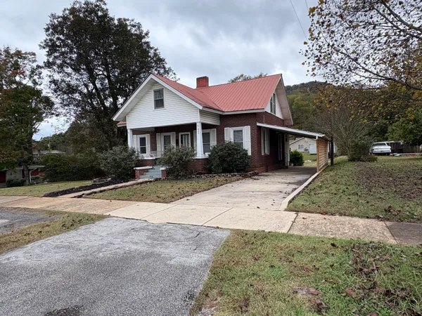 $269,900 | 804 Elm Avenue, South Pittsburg, TN 37380