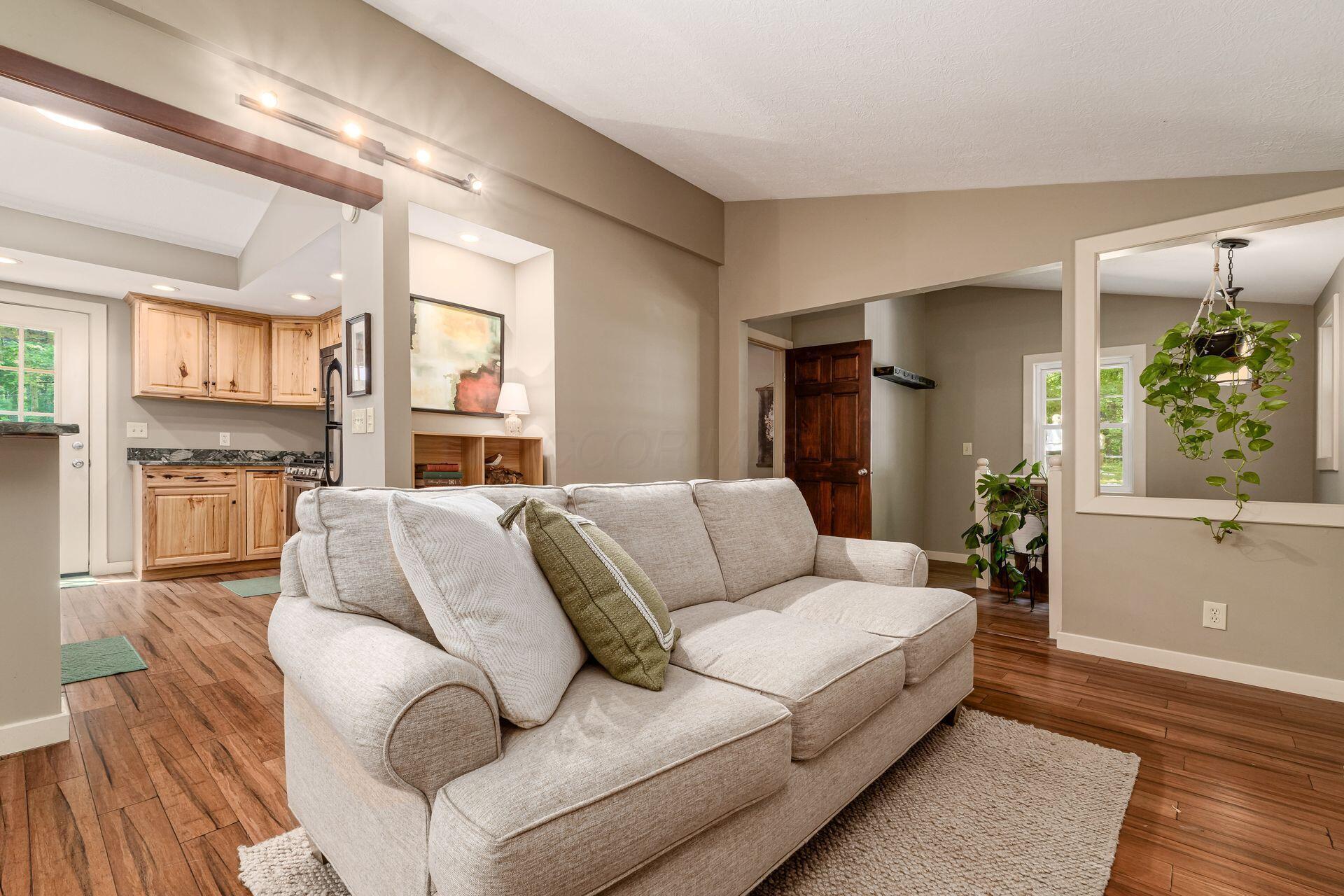 831 Kickapoo Court Bremen, OH 43107 - Photo 7 of 74 living room 4