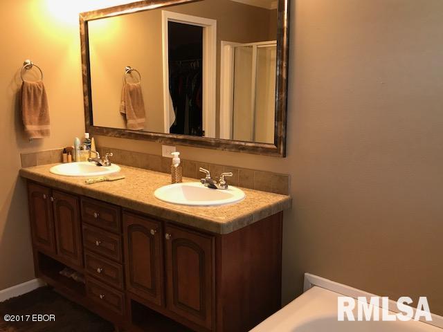 1344 Old Salem Road Kell, IL 62853 - Photo 13 of 25