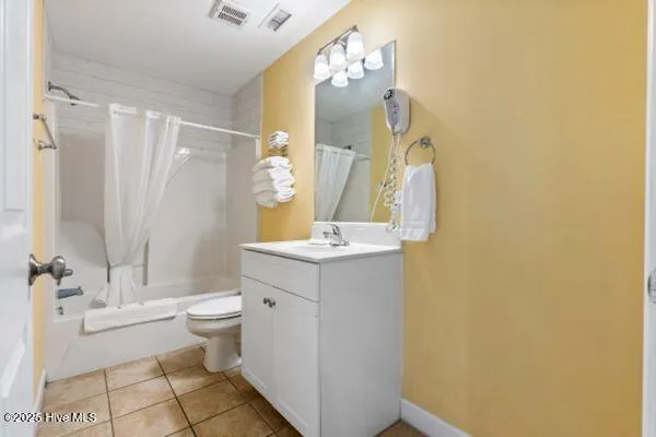 $270,000 | 1505 North New River Drive, Unit 210, Surf City, NC 28445