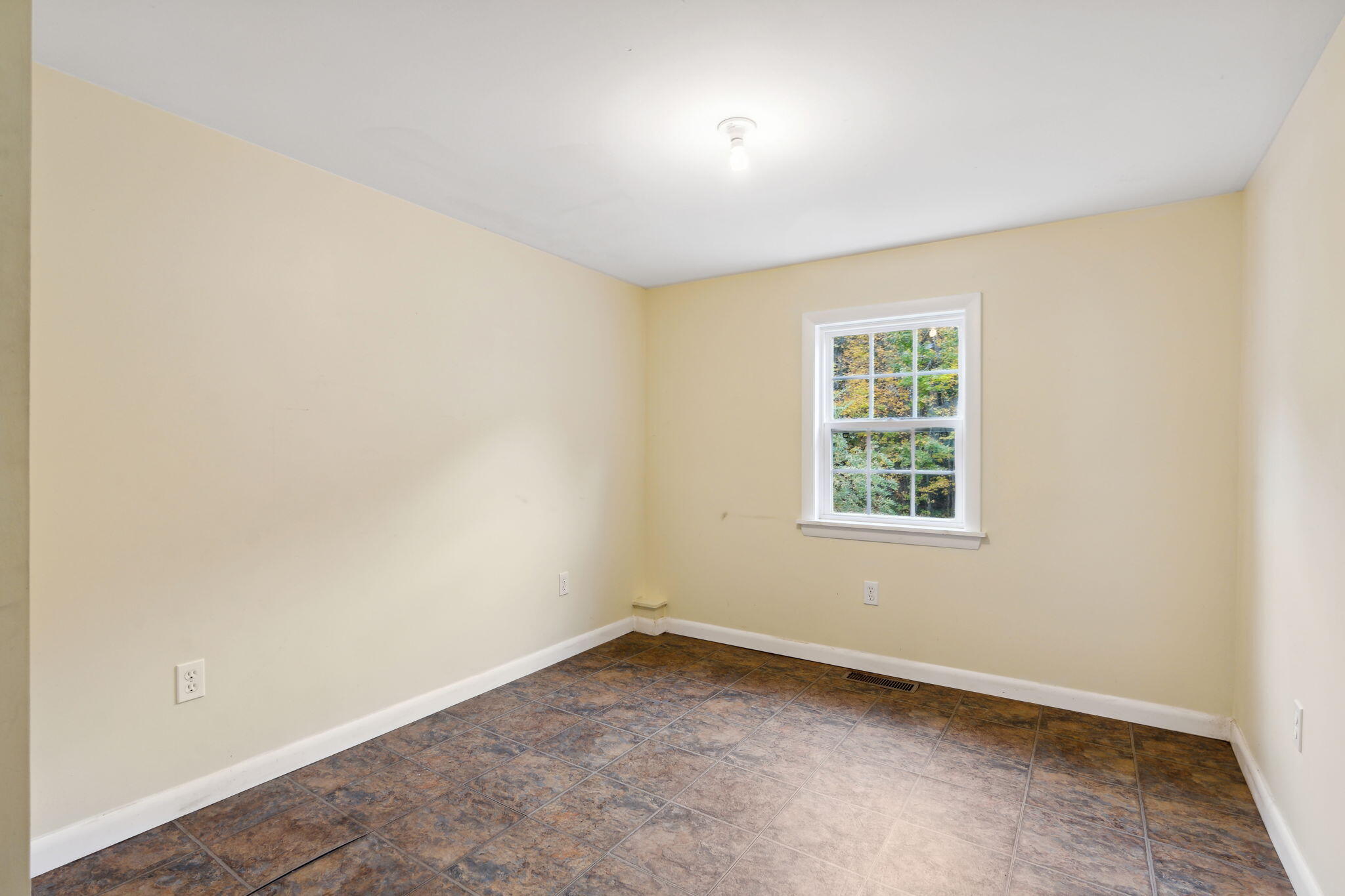 301 Raymond Hill Road Raymond, ME 04071 - Photo 13 of 47 24-web-or-mls-DSC07385