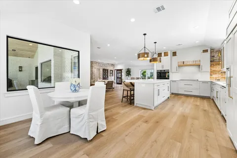 $1,325,000 | 10102 Candlewood Drive, Houston, TX 77042