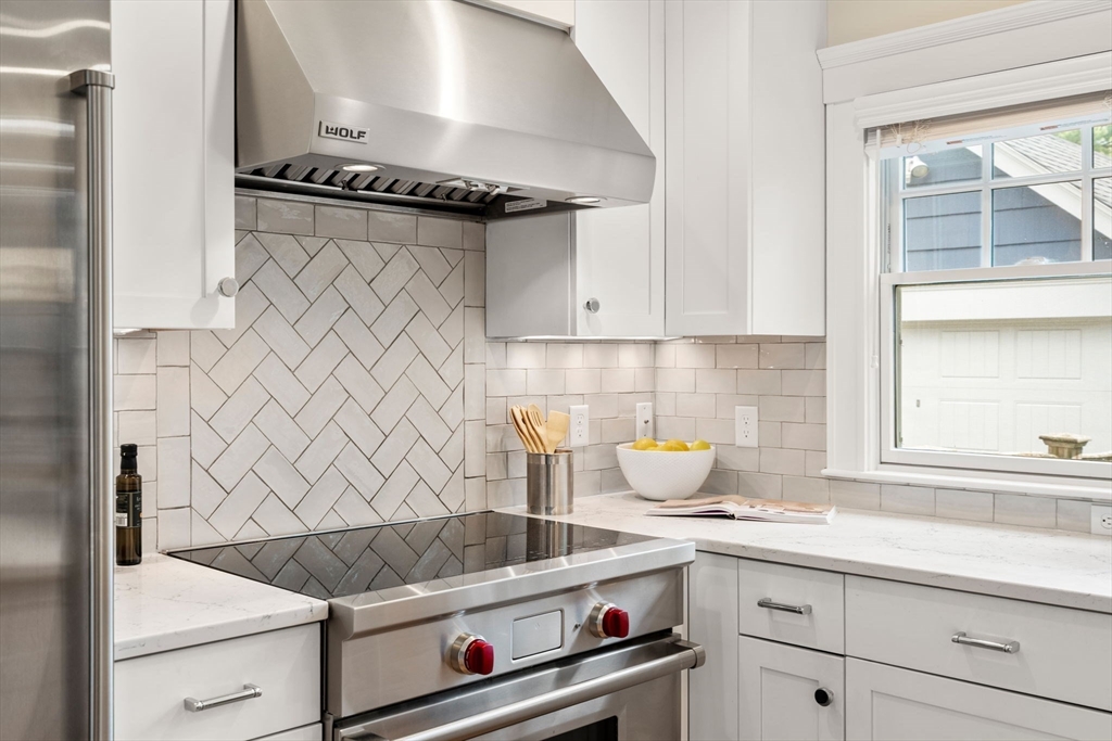 33 Longfellow Road Melrose, MA 02176 - Photo 18 of 38