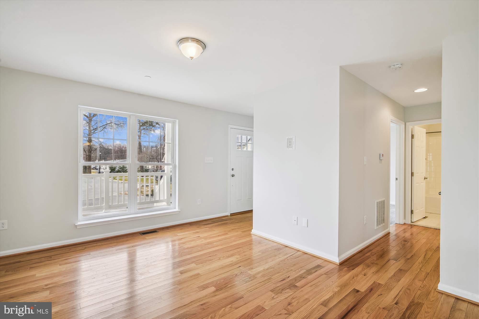 1322 Tree Side Court Odenton, MD 21113 - Photo 8 of 35 Neutral Decor awaits you!