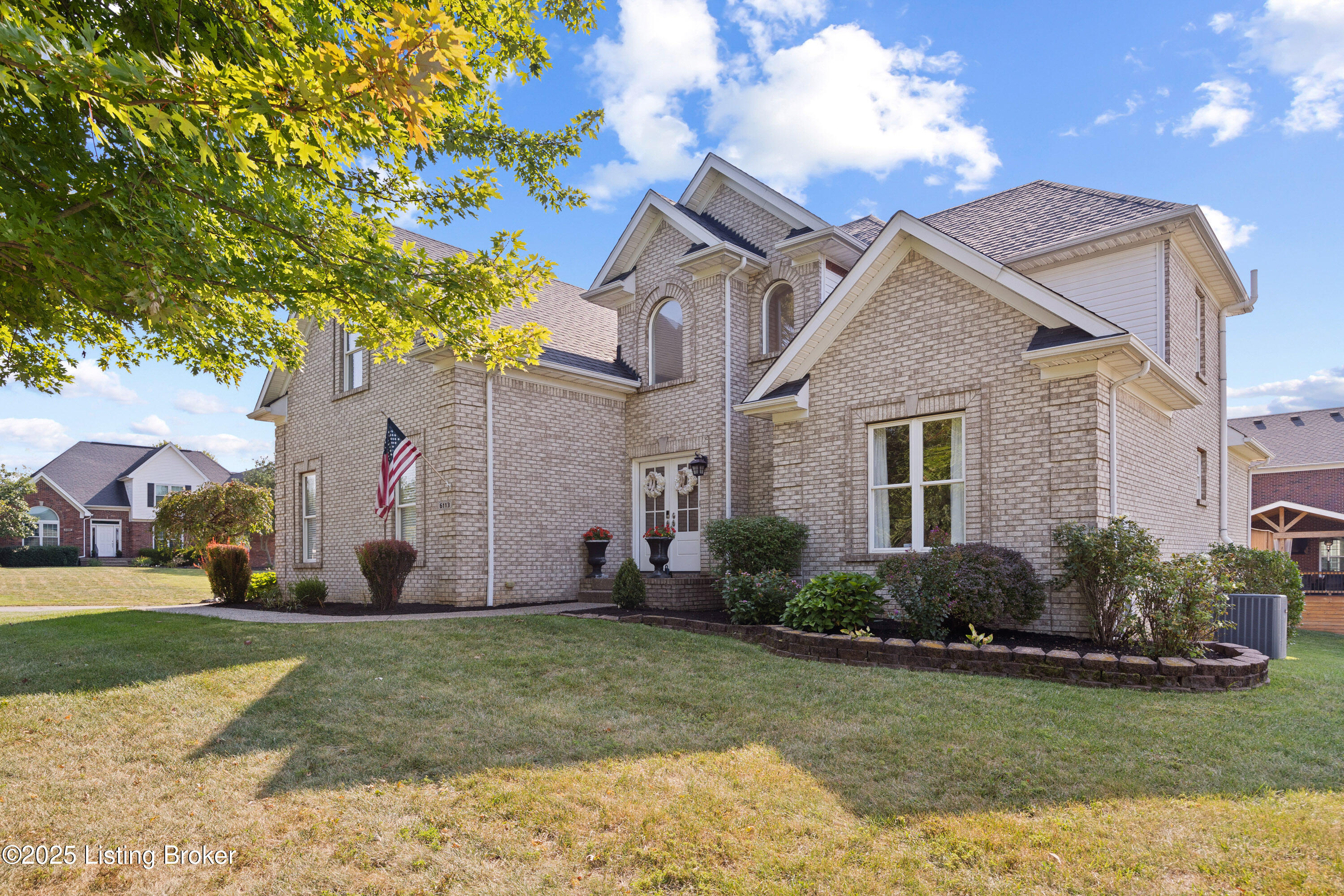 6113 Moser Farm Road Prospect, KY 40059 - Photo 3 of 62 Beautiful Landscaping