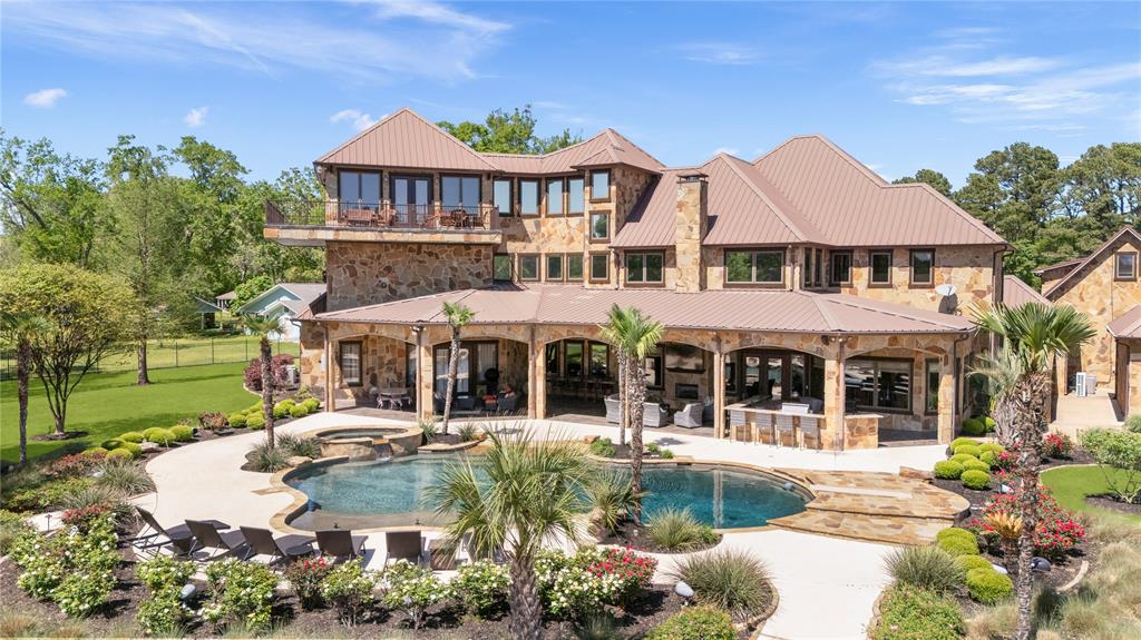17873 Slack Road Whitehouse, TX 75791 - Photo 9 of 24 front view of a building with a garden