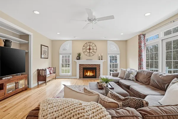 $1,599,900 | 4 Joslin Lane, Southborough, MA 01772