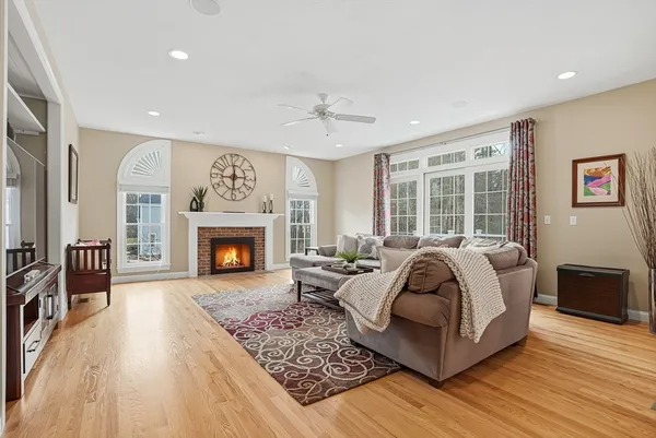 $1,599,900 | 4 Joslin Lane, Southborough, MA 01772