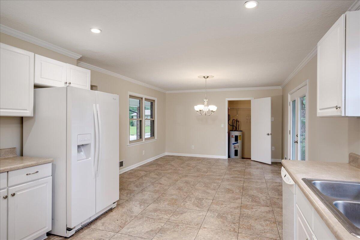 1702 Forest Creek Road Augusta, GA 30909 - Photo 7 of 26 10-010-