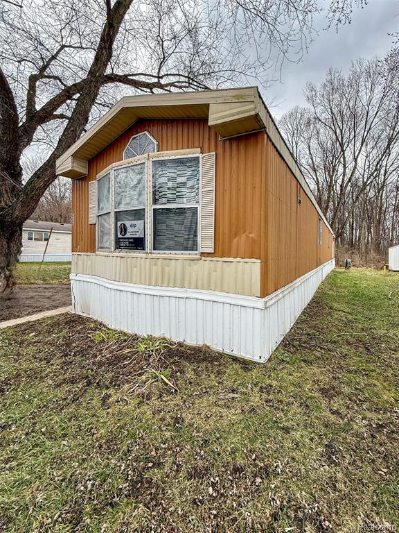 435 Rustic Lane South Belleville, MI 48111 - Photo 20 of 21