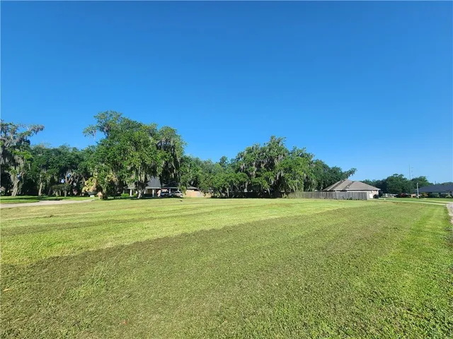 $79,900 | 140 Regina Drive, Belle Chasse, LA 70037