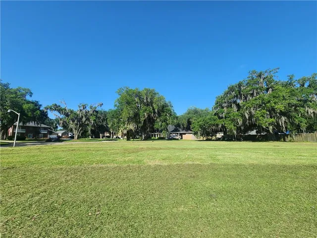 $79,900 | 140 Regina Drive, Belle Chasse, LA 70037