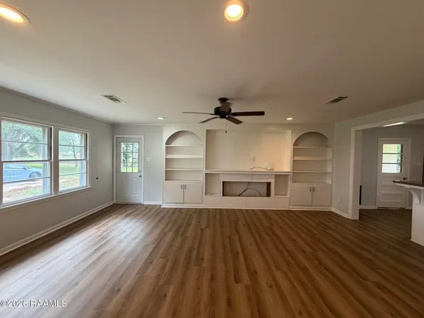 $1,600 | 2308 West Gloria Switch Road, Carencro, LA 70520