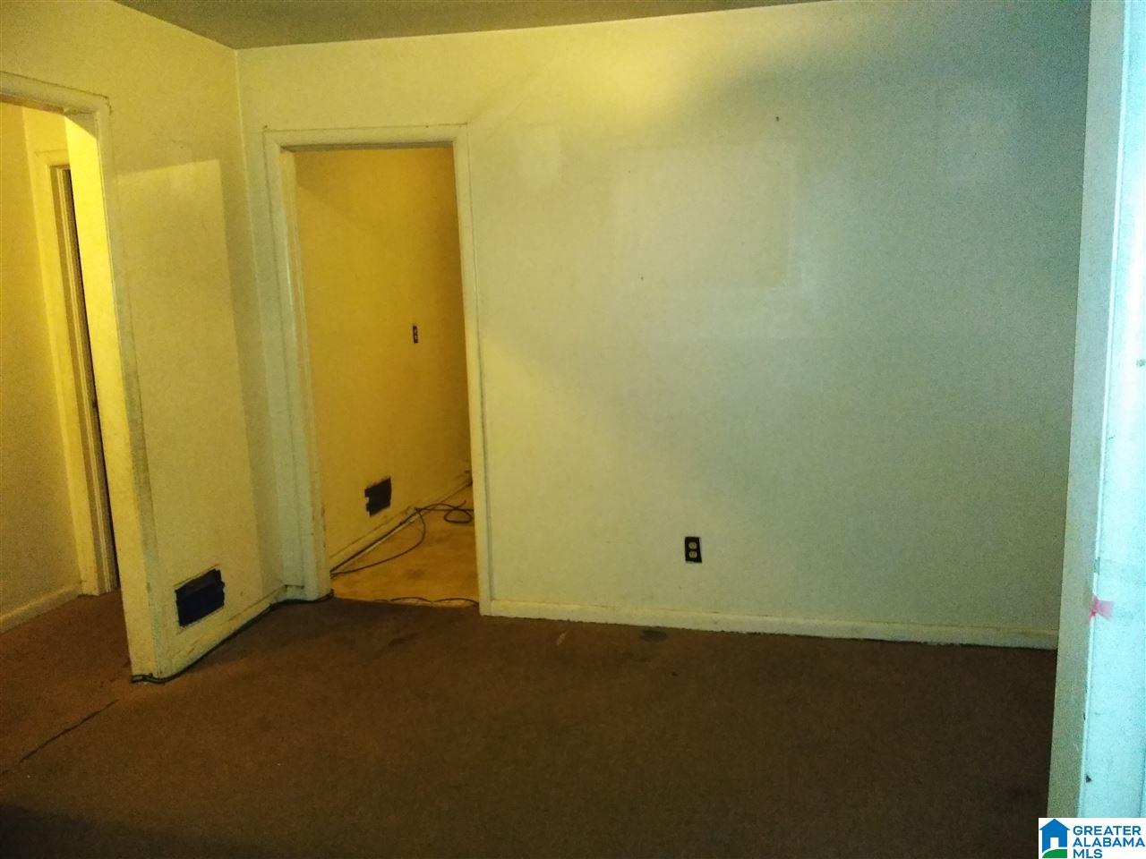 820 26th Street Southwest Birmingham, AL 35211 - Photo 4 of 13