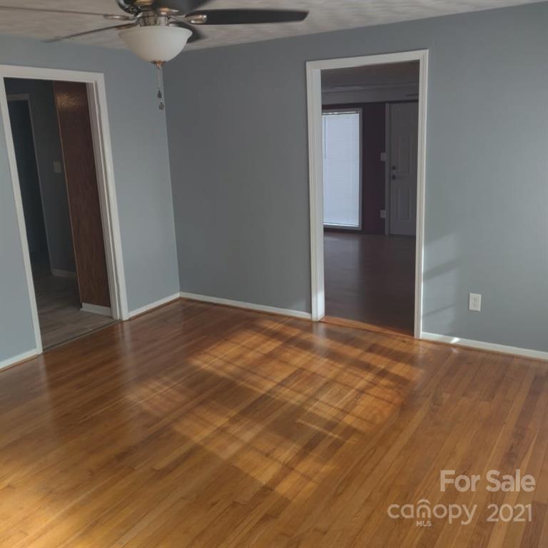 4712 Randleman Road Conover, NC 28613 - Photo 3 of 29 Gallery Image 3