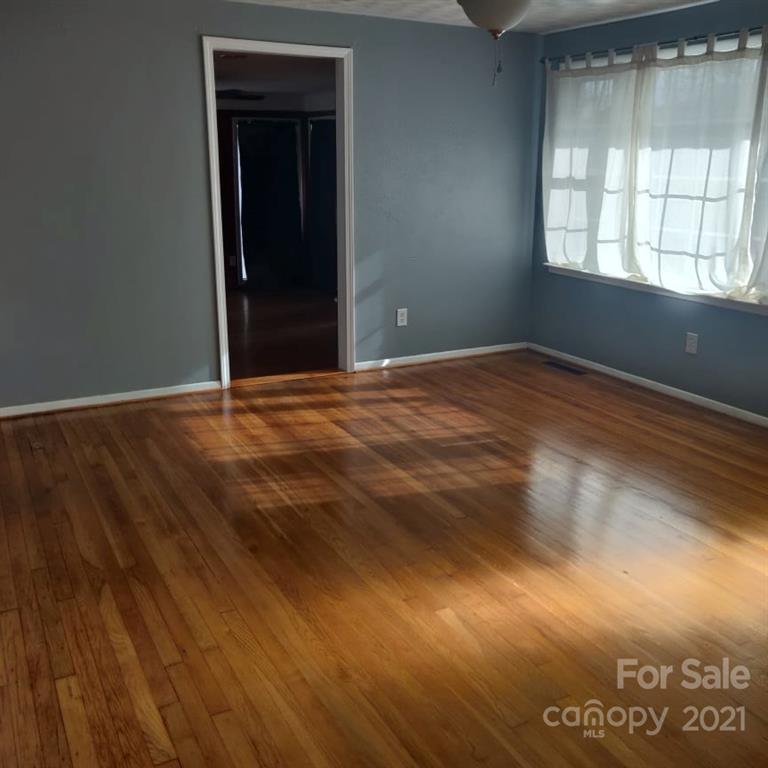 4712 Randleman Road Conover, NC 28613 - Photo 4 of 29 Gallery Image 4