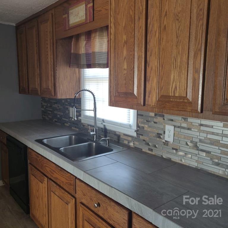 4712 Randleman Road Conover, NC 28613 - Photo 6 of 29 Gallery Image 6